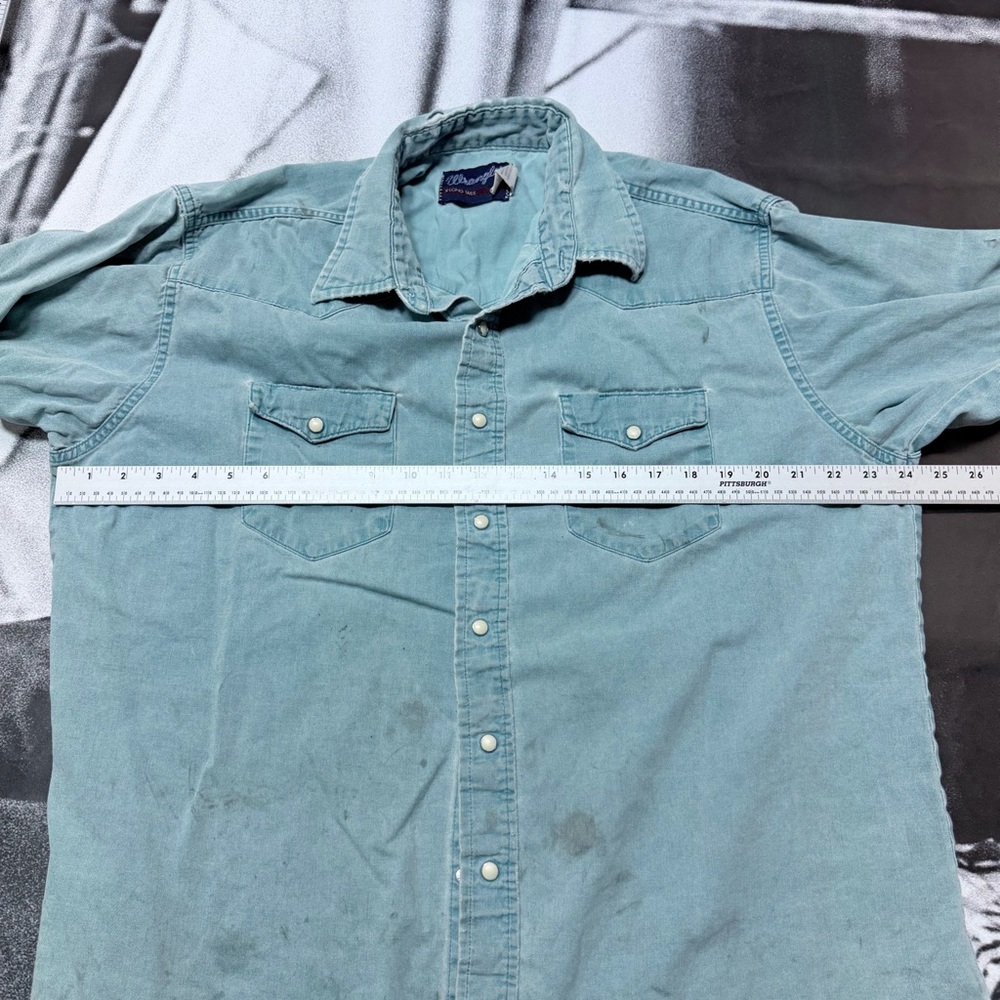Wrangler VNTG made in USA Men’s  sz 17.5 Grunged And Faded Snap Button Shirt A39 - Picture 3 of 5